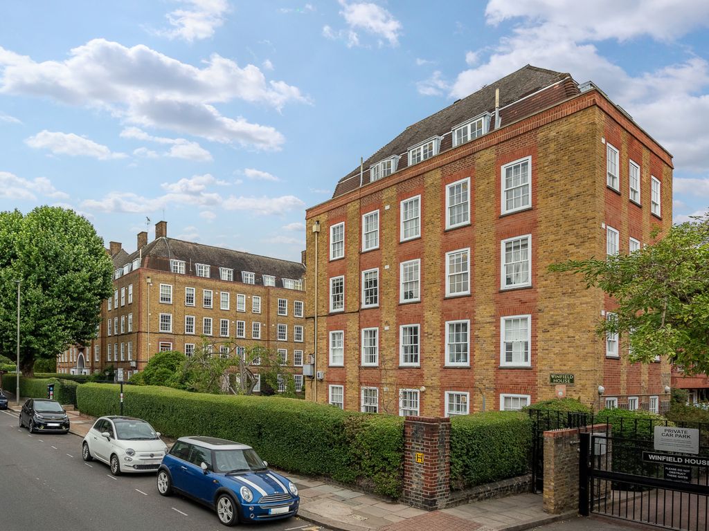 2 bed flat to rent in Vicarage Crescent, Battersea Village SW11, £2,500