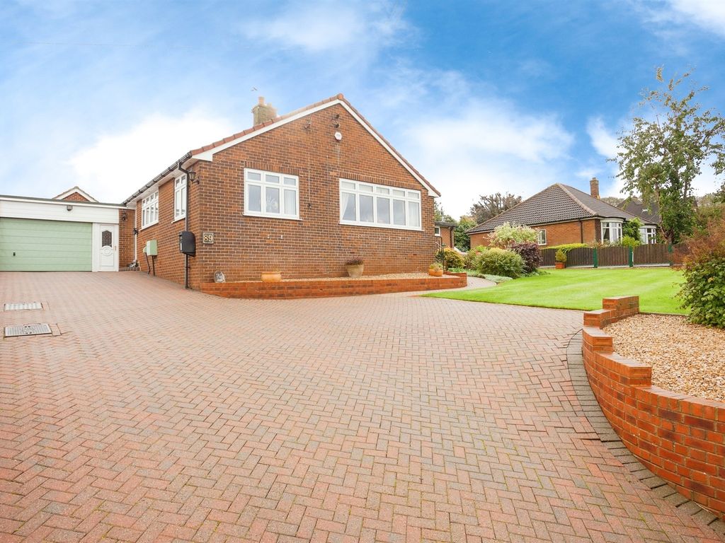 4 bed detached bungalow for sale in West Lane, Sharlston Common