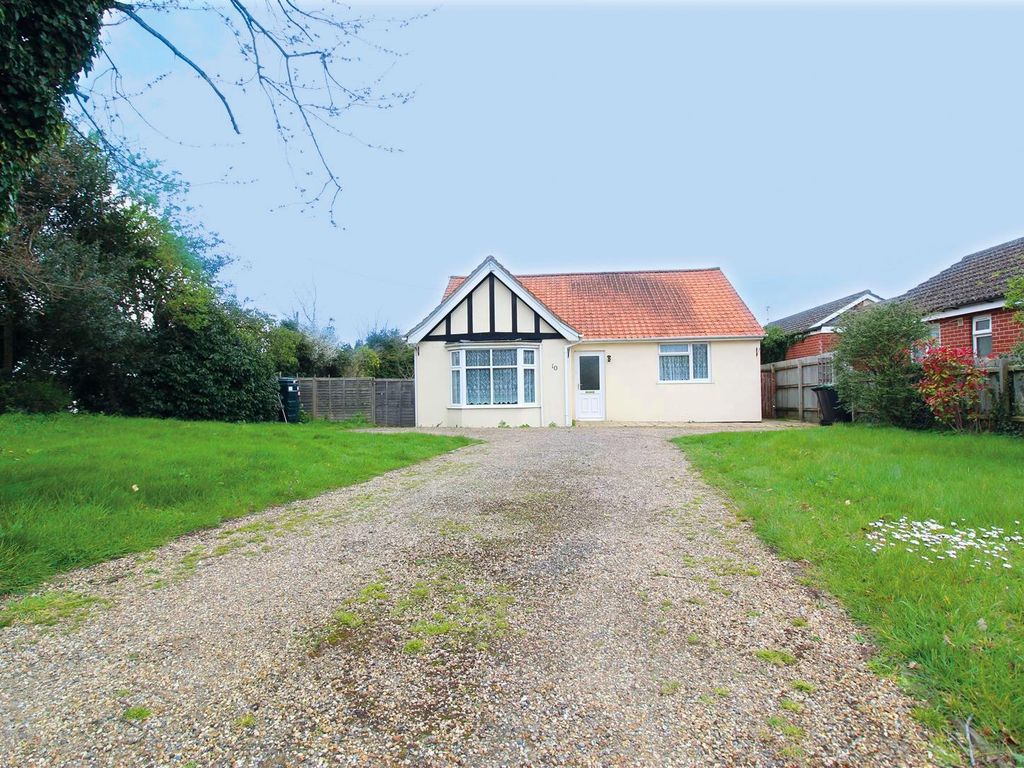 3 bed detached bungalow for sale in Pound Hill, Bacton, Stowmarket IP14