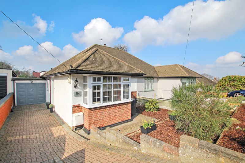 3 bed semidetached bungalow for sale in Summerhouse Drive, Bexley DA5
