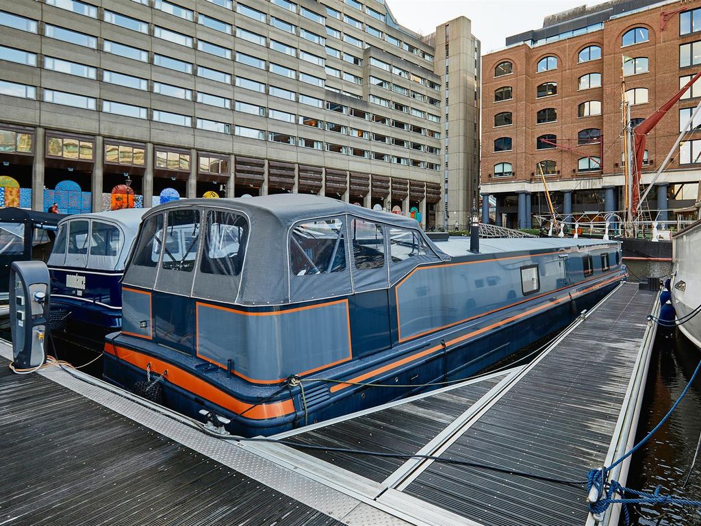 2 bed houseboat for sale in St. Katharine Docks, Wapping E1W, £275,000