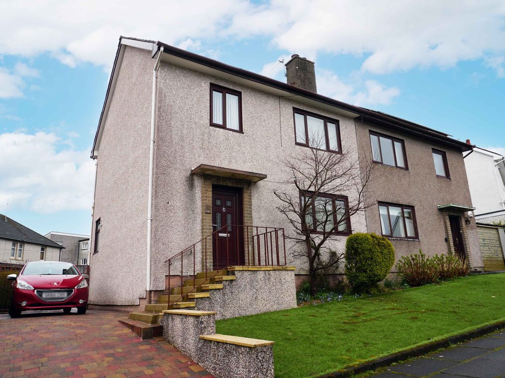 4 bed semidetached house for sale in Lindsay Road, The Village, East