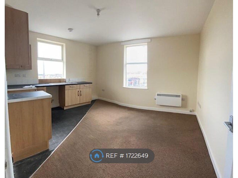 Studio to rent in Eston, Eston, Middlesbrough TS6, £450 pcm Zoopla