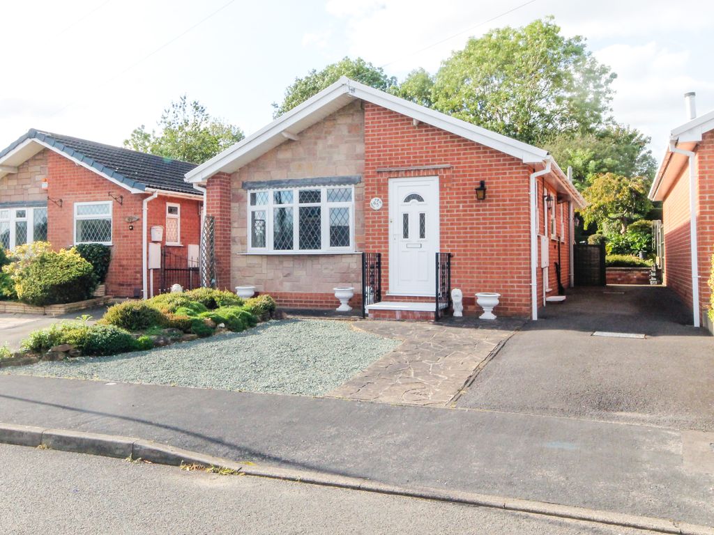 2 bed detached bungalow for sale in Andrew Avenue, Ilkeston DE7, £