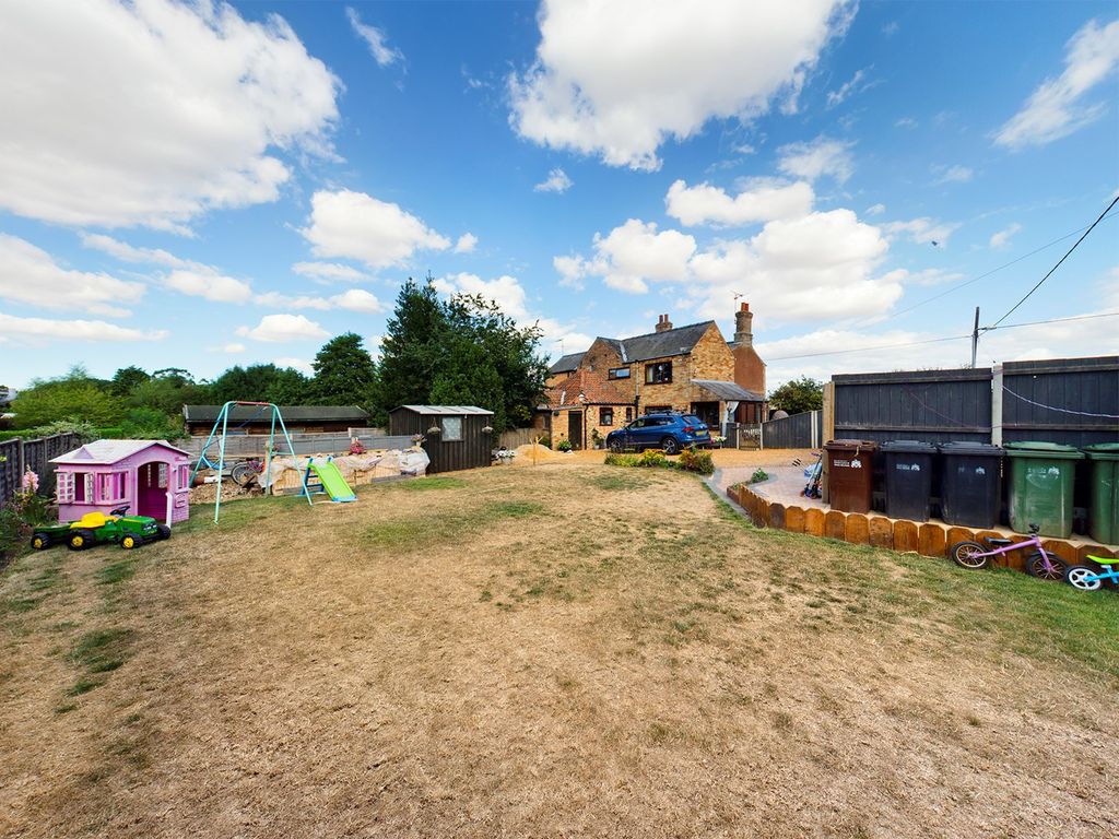 4 bed semidetached house for sale in Lynn Road, Wimbotsham, King's