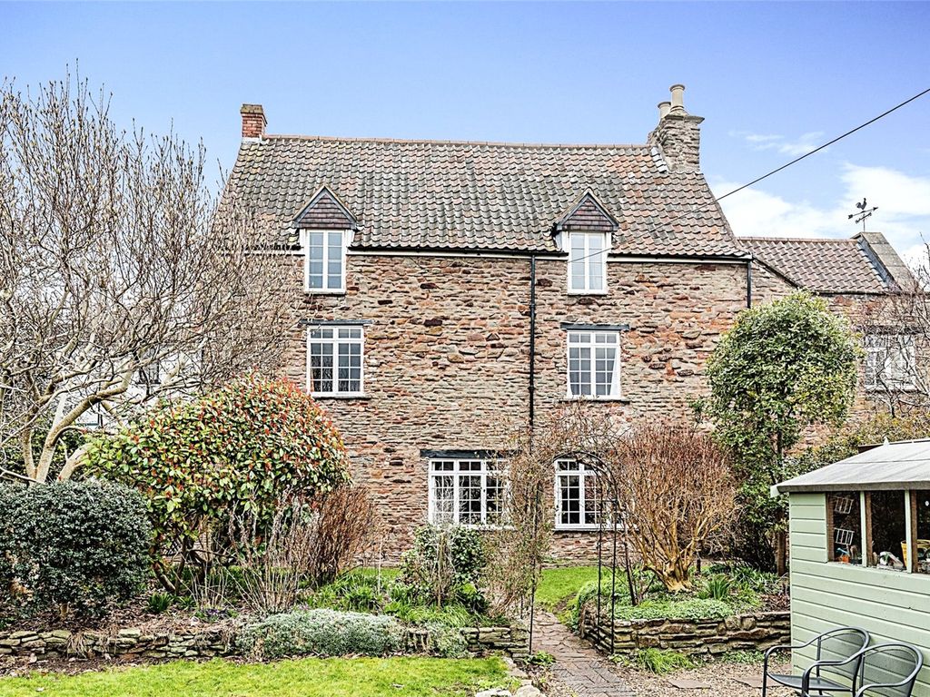 5 bed detached house for sale in Highworth Road, Bristol BS4 Zoopla