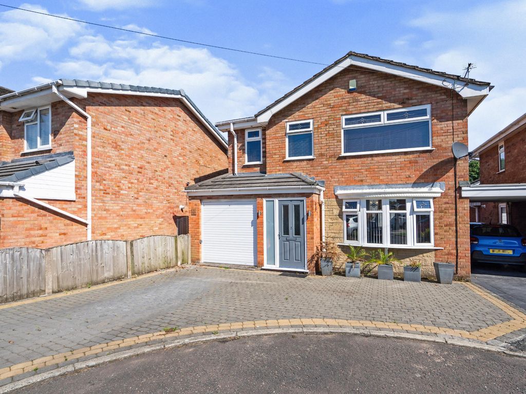 4 bed detached house for sale in Magnolia Close, Woolston, Warrington