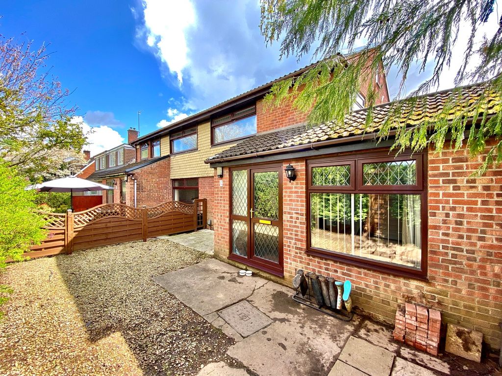 4 bed semidetached house for sale in Pilton Vale, Newport NP20, £