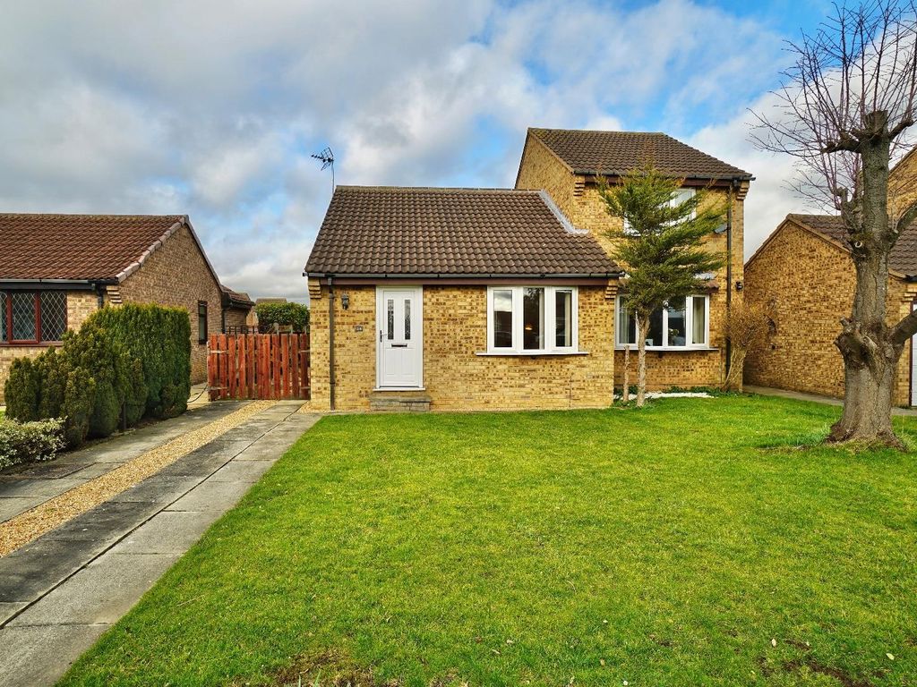 2 bed semidetached bungalow for sale in Barley View, Wigginton, York