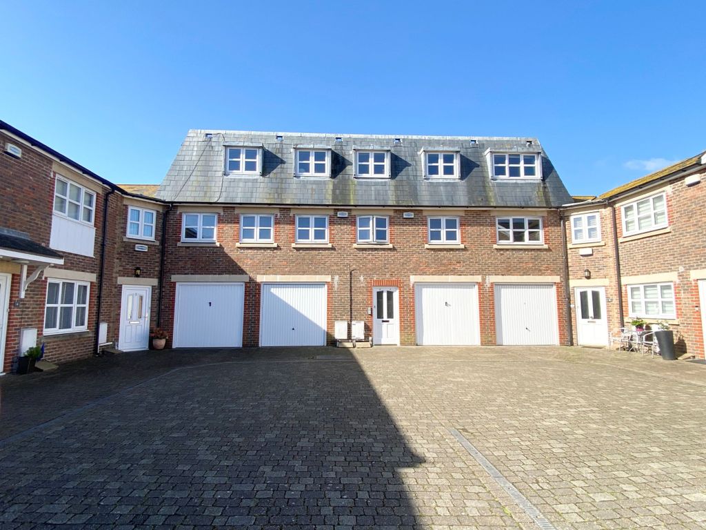 2 bed flat to rent in Chawbrook Mews, Chawbrook Road, Eastbourne BN22