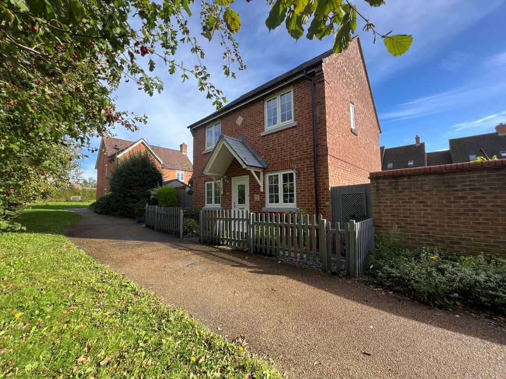 3 bed detached house for sale in Gurkha Road, Blandford Forum DT11, £