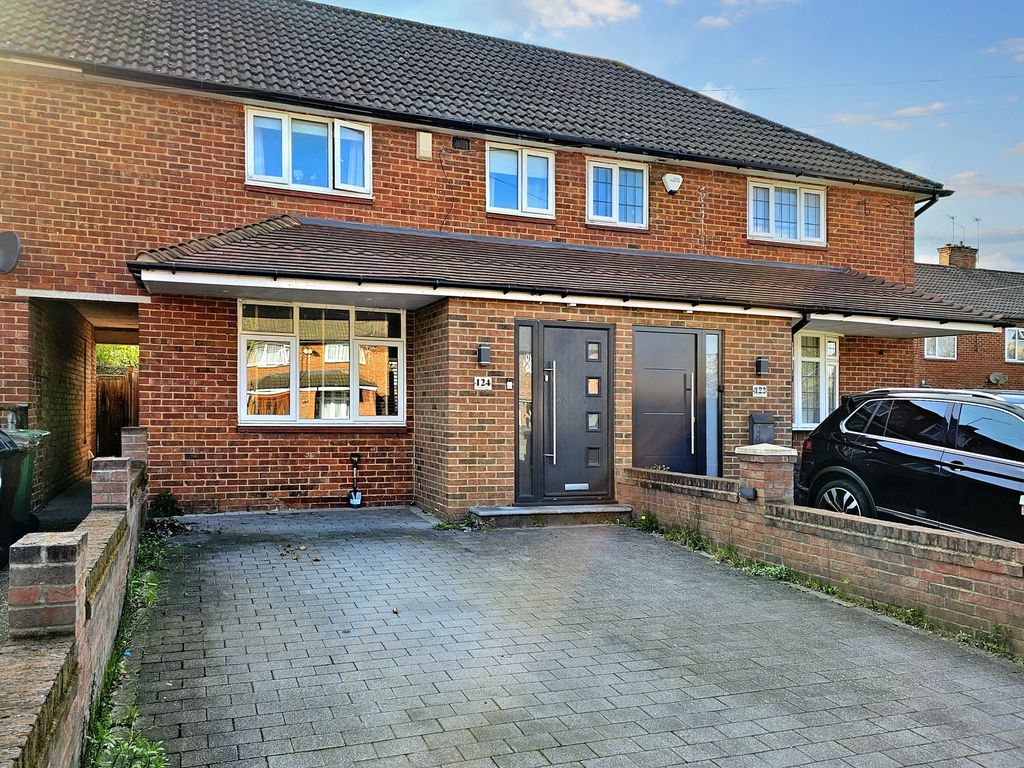 3 bed terraced house for sale in Balmoral Drive, Borehamwood WD6 Zoopla