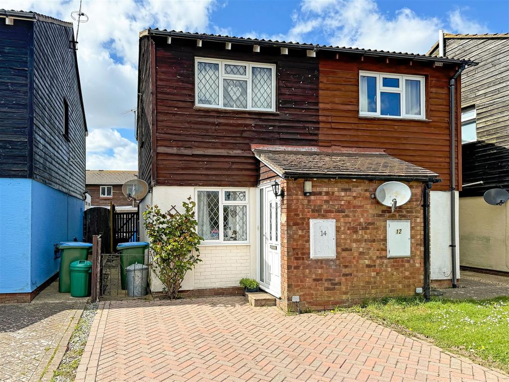 2 bed semidetached house for sale in Windward Close, Littlehampton