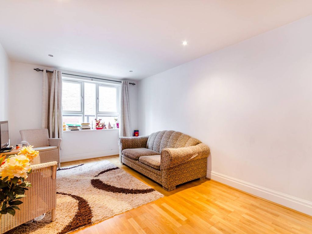 1 bed flat for sale in Royal Quarter, Kingston, Kingston Upon Thames