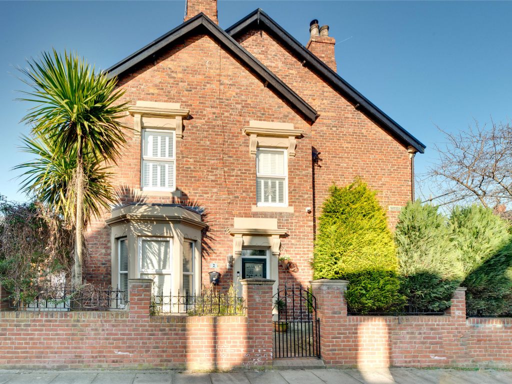 4 bed end terrace house for sale in Sussex Street, Jarrow, South