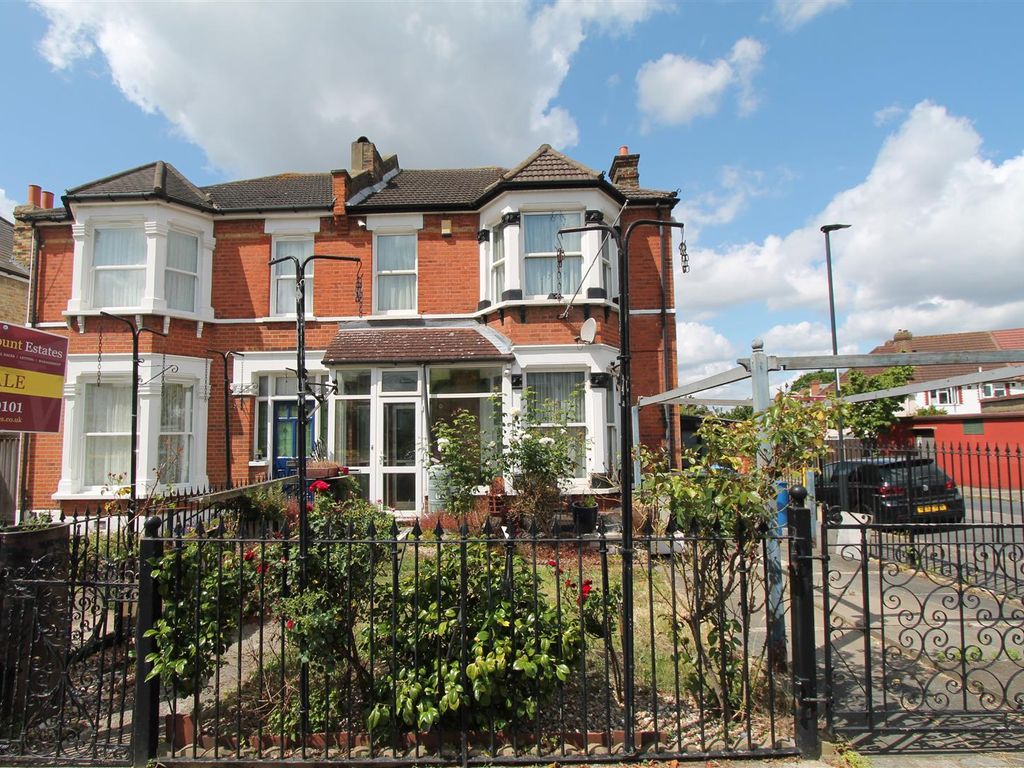 3 bed semidetached house for sale in Westmount Road, London SE9 Zoopla