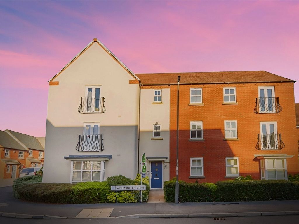 2 bed flat to rent in Westminster Drive, Church Gresley, Swadlincote