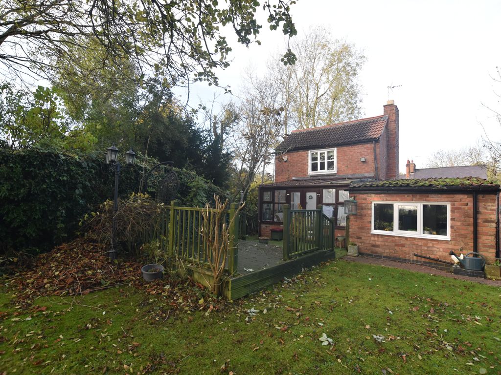 2 bed cottage for sale in Swan Street, Seagrave LE12, £220,000 Zoopla