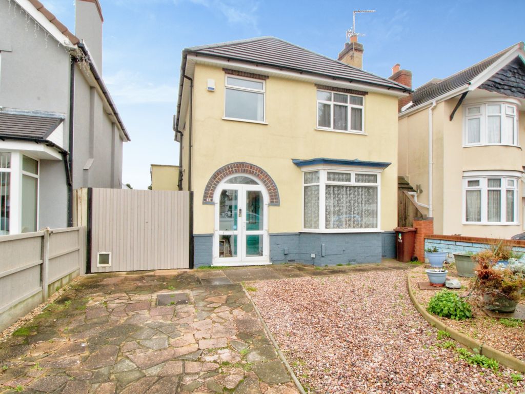 3 bed detached house for sale in Burnham Avenue, Wolverhampton WV10