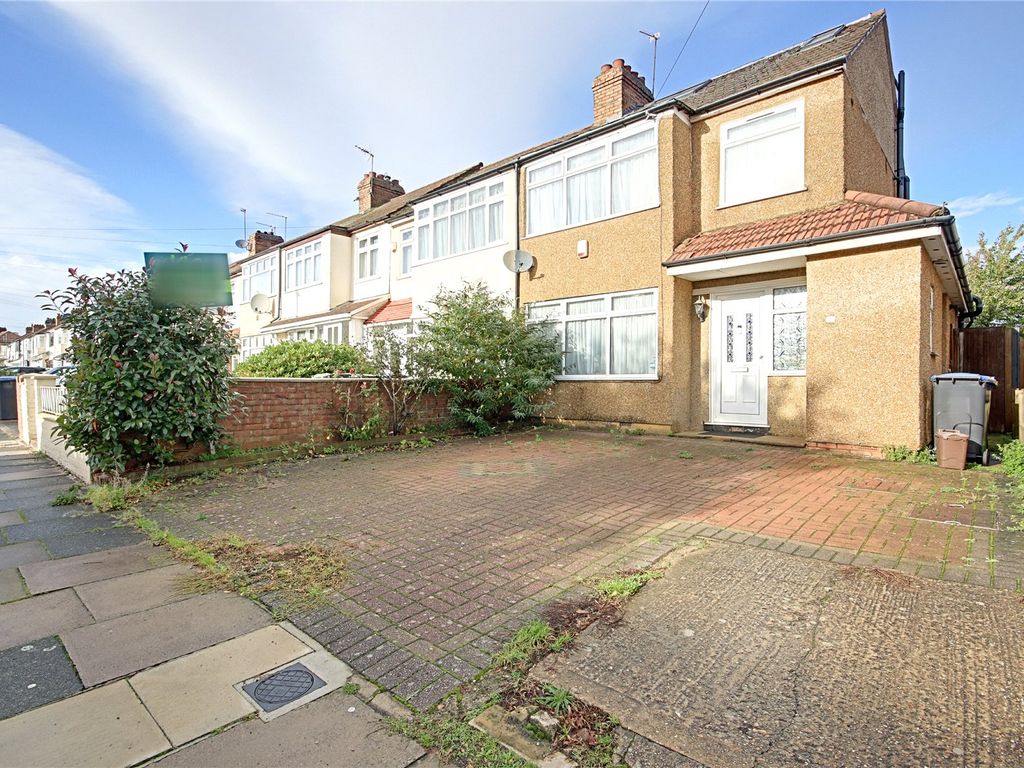 4 bed end terrace house for sale in Longfield Avenue, Enfield EN3, £