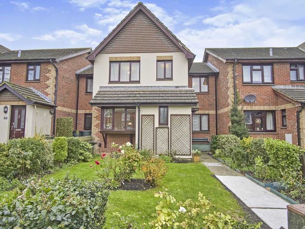 4 bed terraced house for sale in Gunville Road, Newport, Isle Of Wight