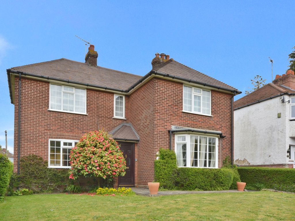 3 bed detached house for sale in Chart Road, Ashford TN23, £450,000