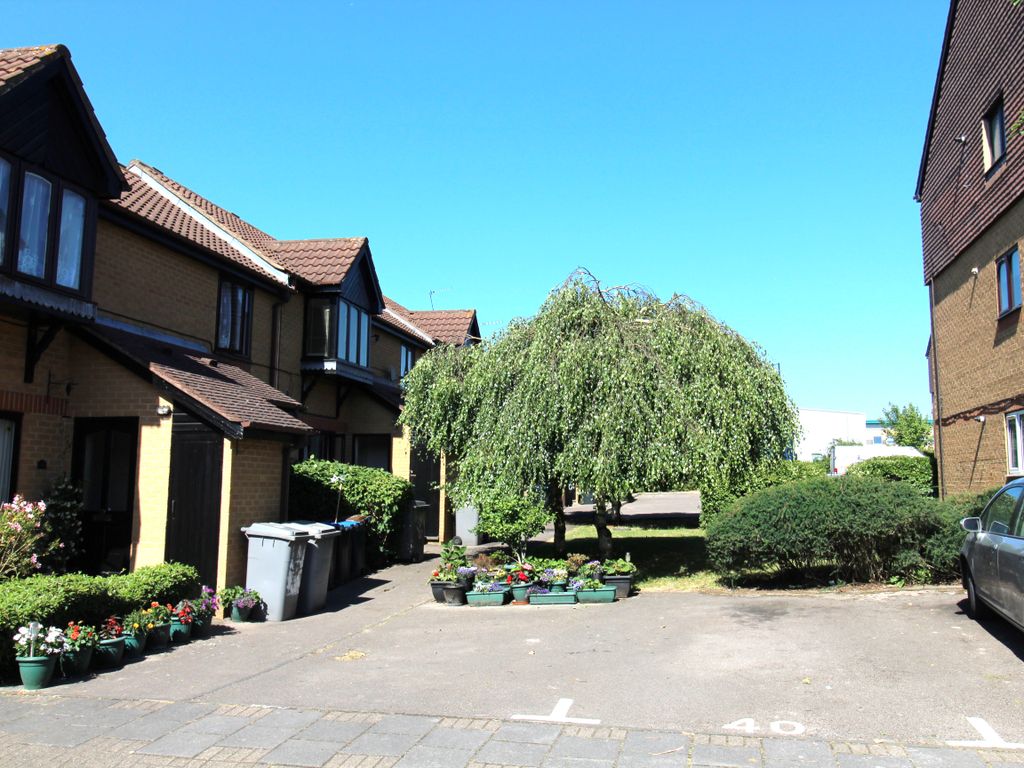 New home, 1 bed flat for sale in Shepherds Walk, London NW2, £264,950