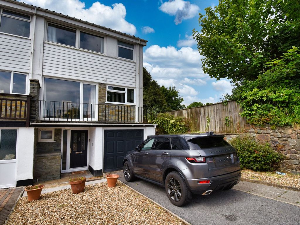 4 bed town house for sale in LlainYDelyn, 1 Rosemount Gardens, Tenby