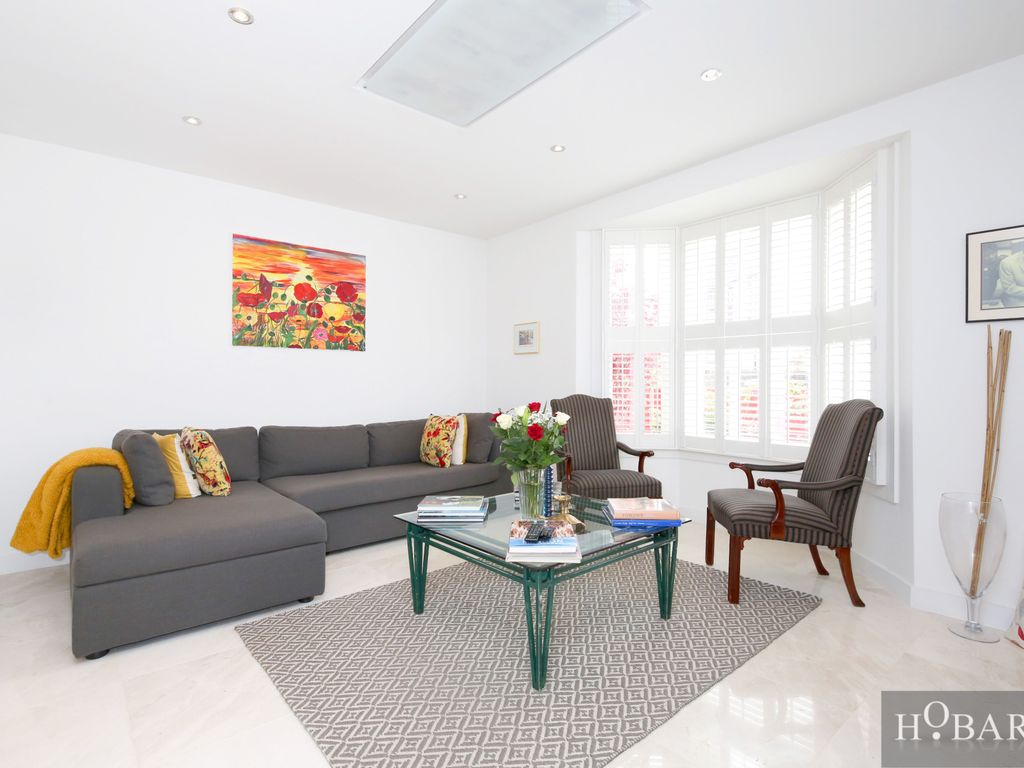 3 bed detached house for sale in Ewart Grove, Wood Green, London N22, £