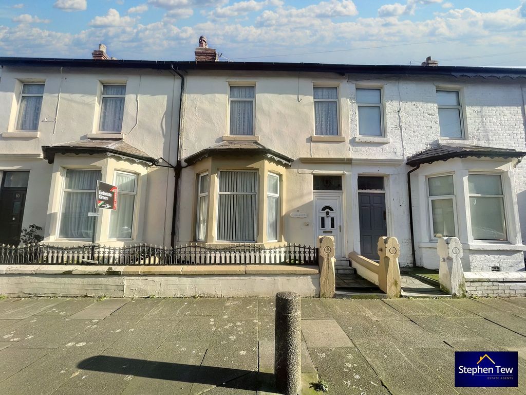 4 bed terraced house for sale in Livingstone Road, Blackpool FY1 Zoopla