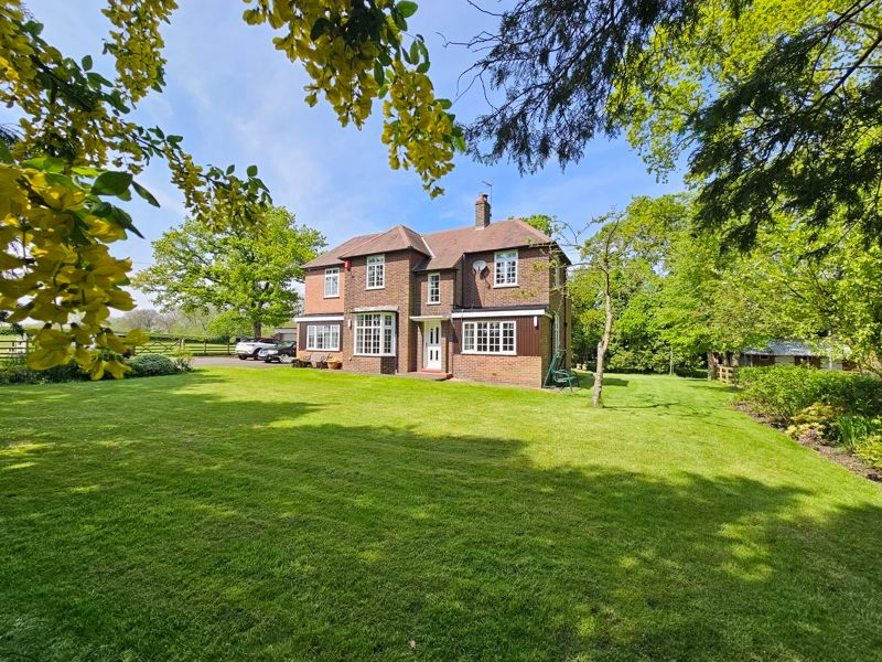 5 bed detached house for sale in Kirkley, Newcastle Upon Tyne NE20, £