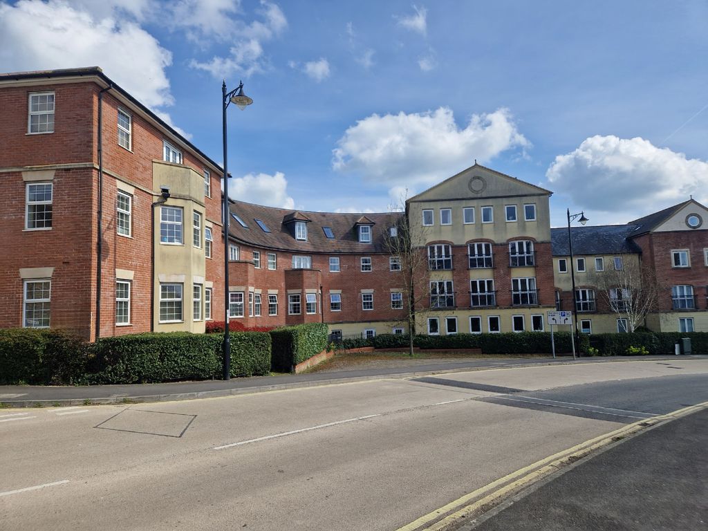 2 bed flat for sale in Drovers, Sturminster Newton DT10 Zoopla