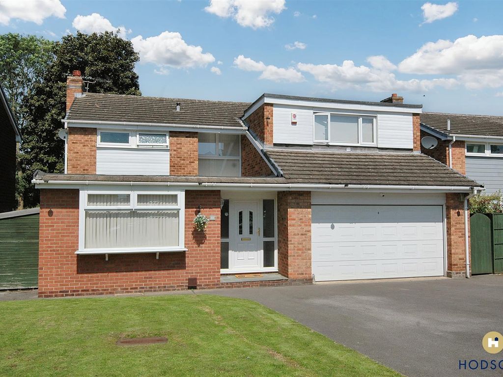 4 bed property for sale in Stillwell Drive, Sandal, Wakefield WF2, £