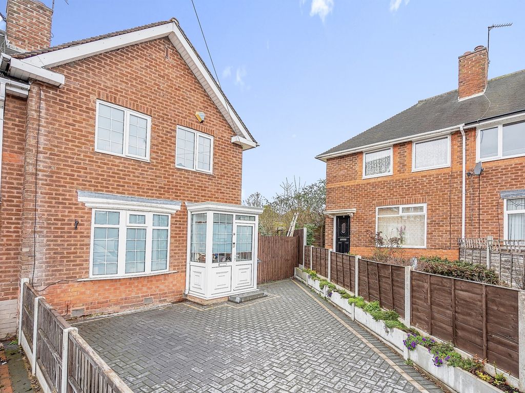 2 bed end terrace house for sale in Yoxall Grove, Kitts Green