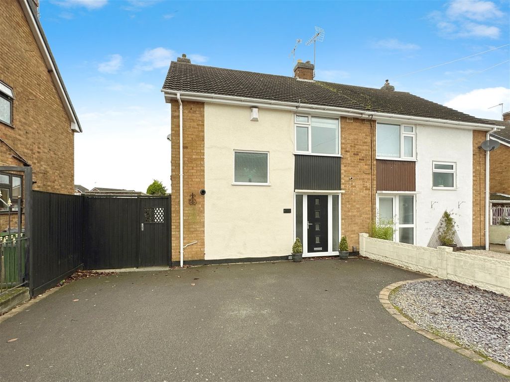 3 bed semidetached house for sale in Prince Albert Drive, Glenfield, Leicester LE3, £279,950