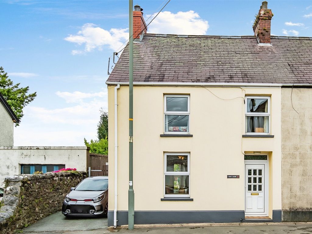 3 bed end terrace house for sale in Llandissilio, Clunderwen SA66 Zoopla