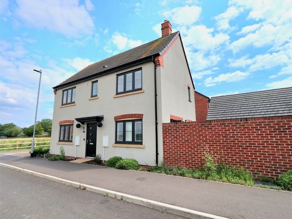 3 bed detached house for sale in Brackenbury Road, Saxilby, Lincoln LN1