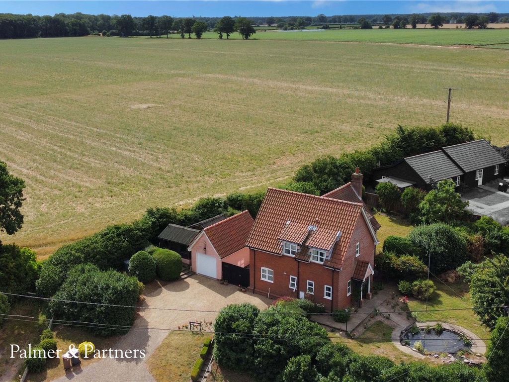 4 bed detached house for sale in School Road, Blaxhall, Woodbridge