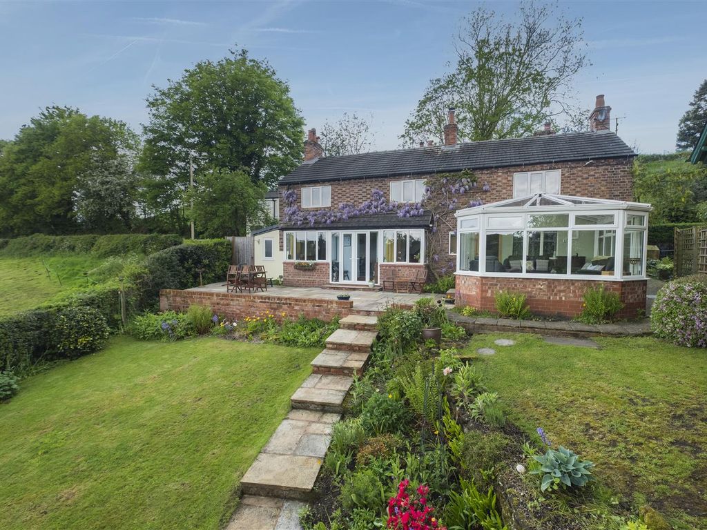 4 bed semidetached house for sale in Mill Lane, Cuddington, Northwich