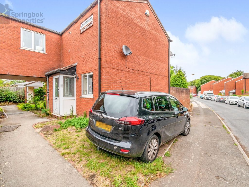 3 bed semidetached house for sale in Woodbridge Close, Rushall