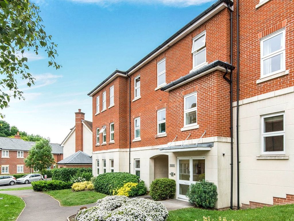 2 bed flat for sale in Serotine Close, Knowle, Fareham, Hampshire PO17