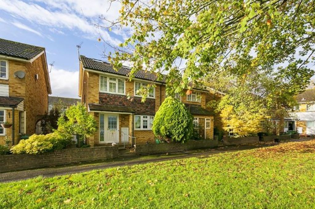 3 bed semidetached house for sale in Pigeon Lane, Hampton Hill
