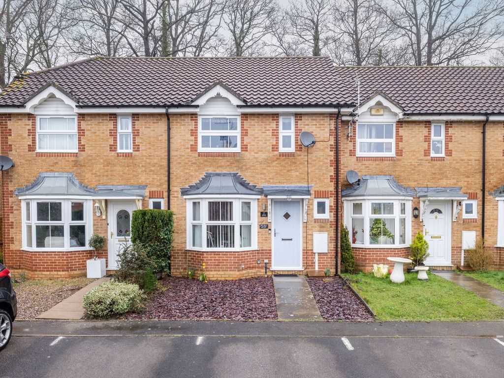 2 bed terraced house for sale in Severn Road, Maidenbower RH10, £