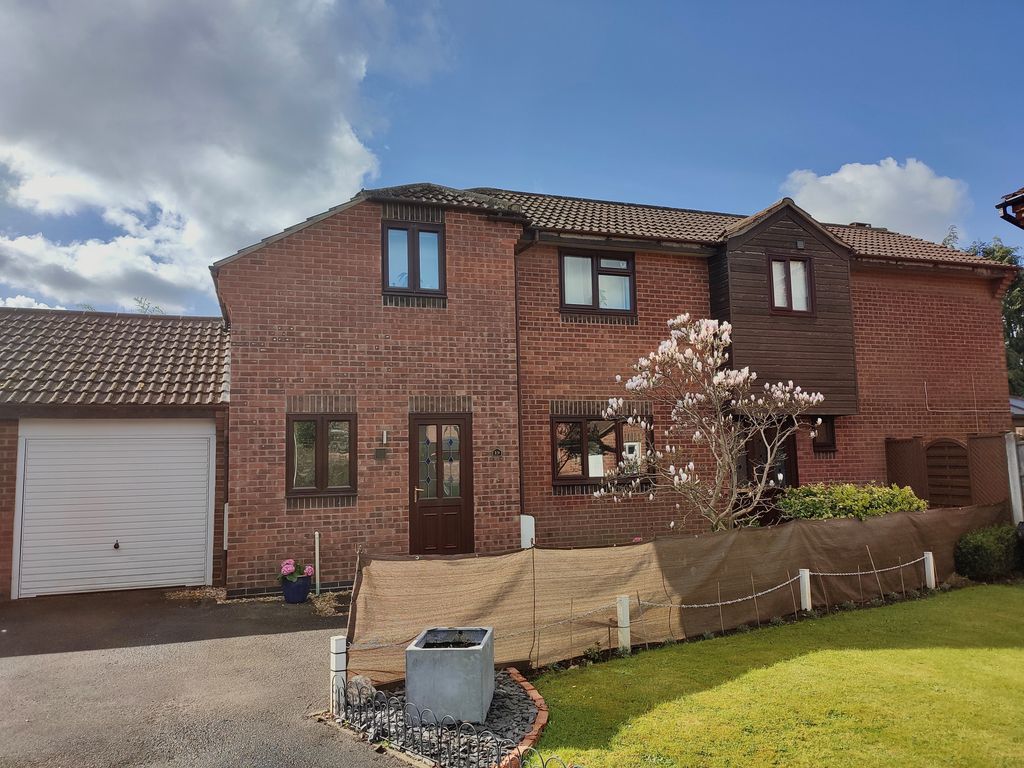 4 bed detached house for sale in Waltham Close, Balderton, Newark NG24