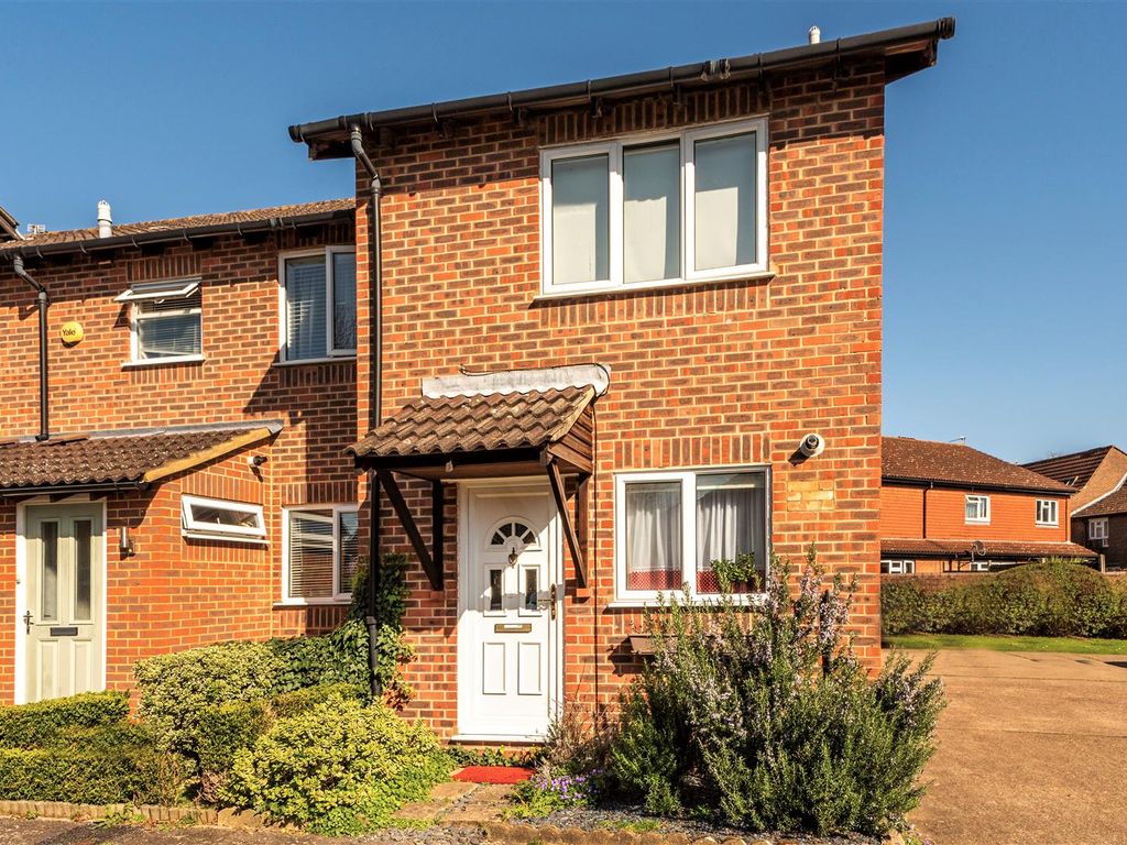 2 bed end terrace house for sale in Stevens Close, Hampton TW12 Zoopla