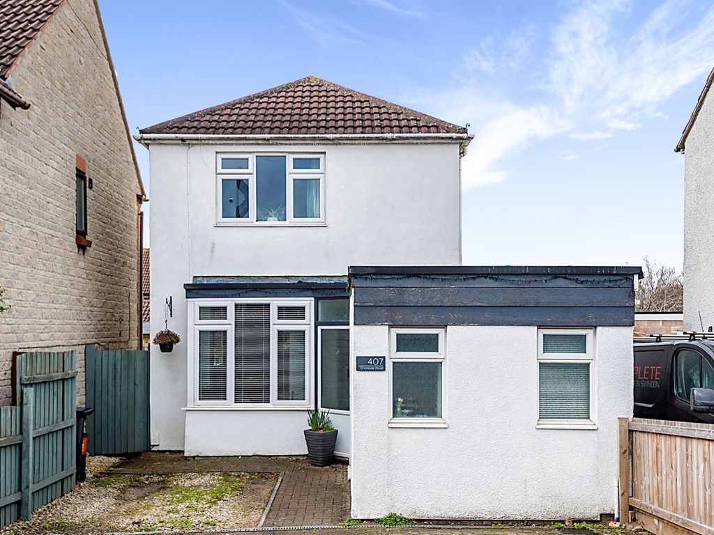 3 bed detached house for sale in Cricklade Road, Swindon SN2, £325,000