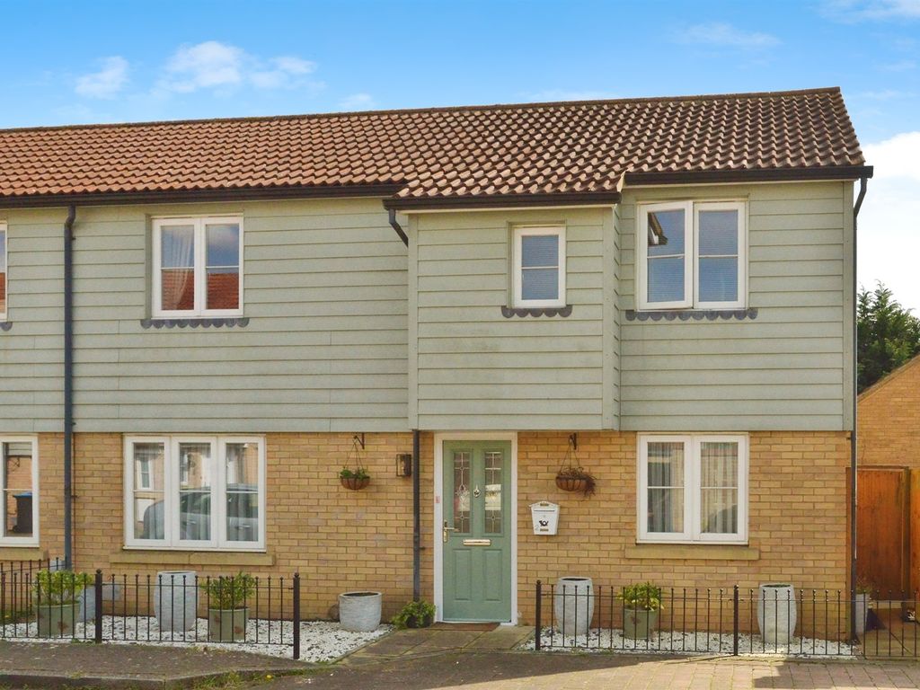 3 bed semidetached house for sale in Bellamy Mews, Oxley Park, Milton