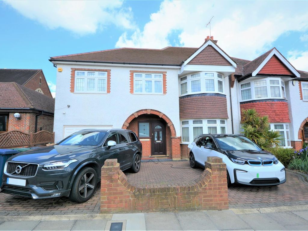 6 bed property for sale in Creighton Avenue, London N2 Zoopla