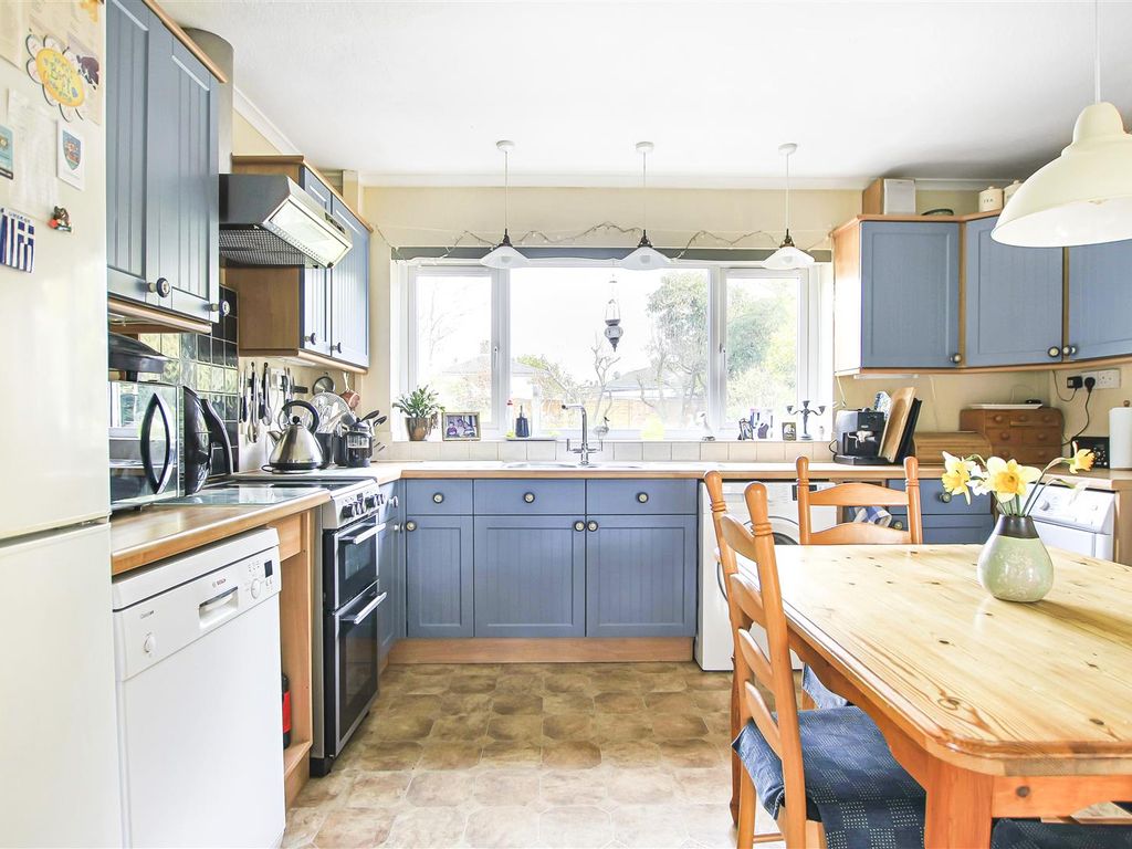 3 bed semidetached house for sale in Kentings, Comberton, Cambridge