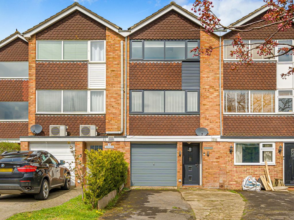 3 bed terraced house for sale in Eagles, Faringdon, Oxfordshire SN7